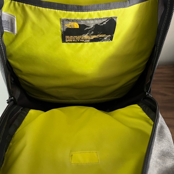 THE NORTH FACE Jester Backpack - Hiking Daypack or School - Gray main image 4
